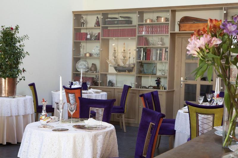 Logis Hotel O En Couleur Oucques-la-Nouvelle 外观 照片