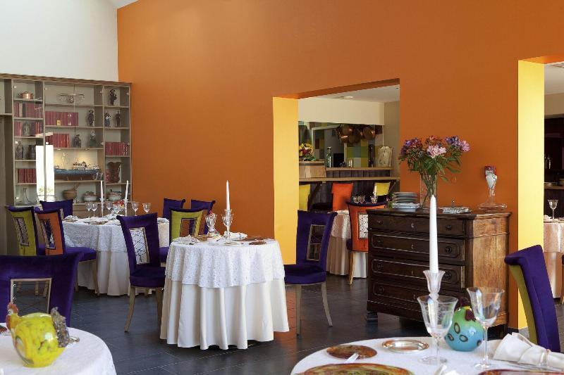Logis Hotel O En Couleur Oucques-la-Nouvelle 外观 照片