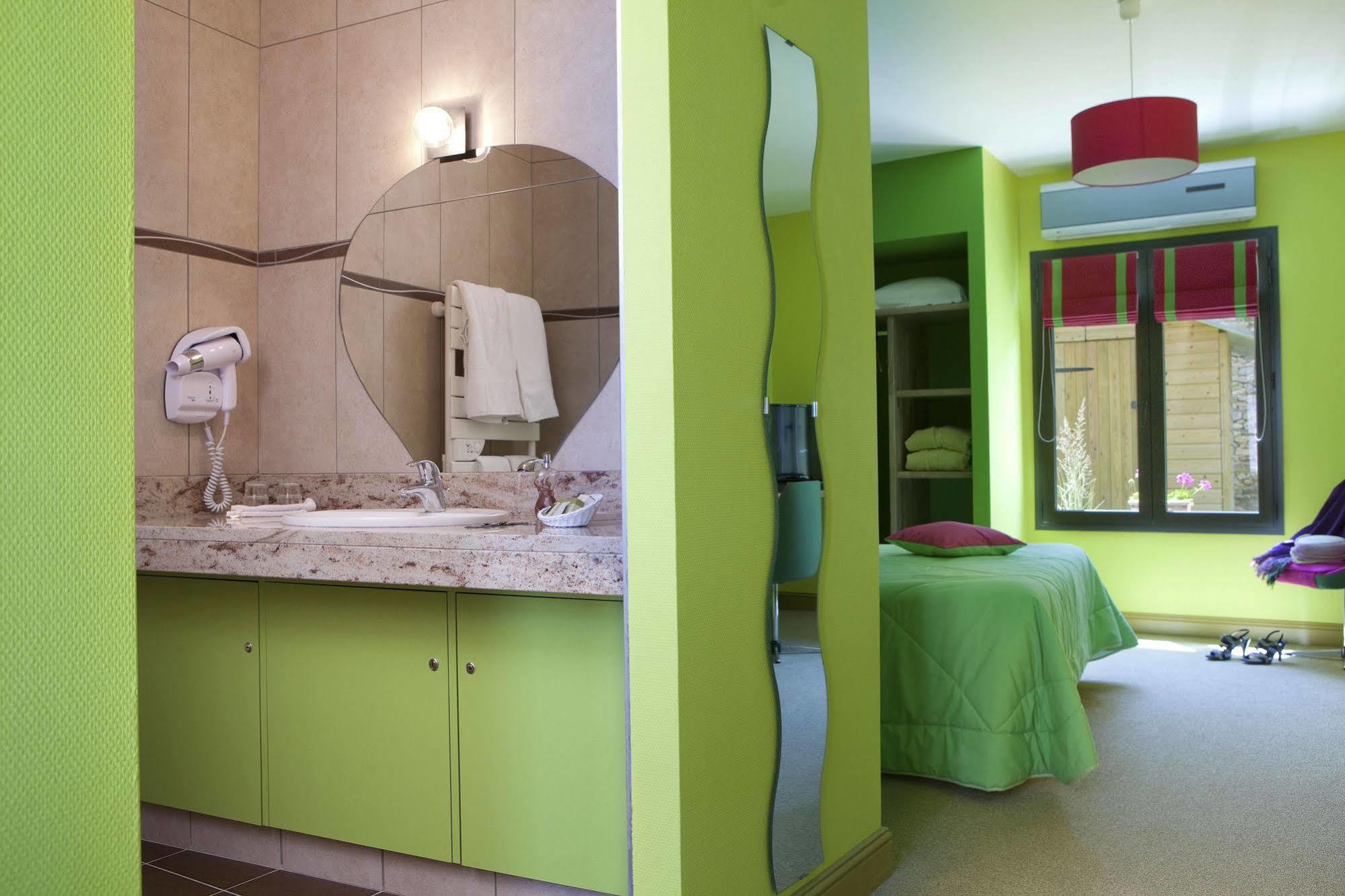 Logis Hotel O En Couleur Oucques-la-Nouvelle 外观 照片